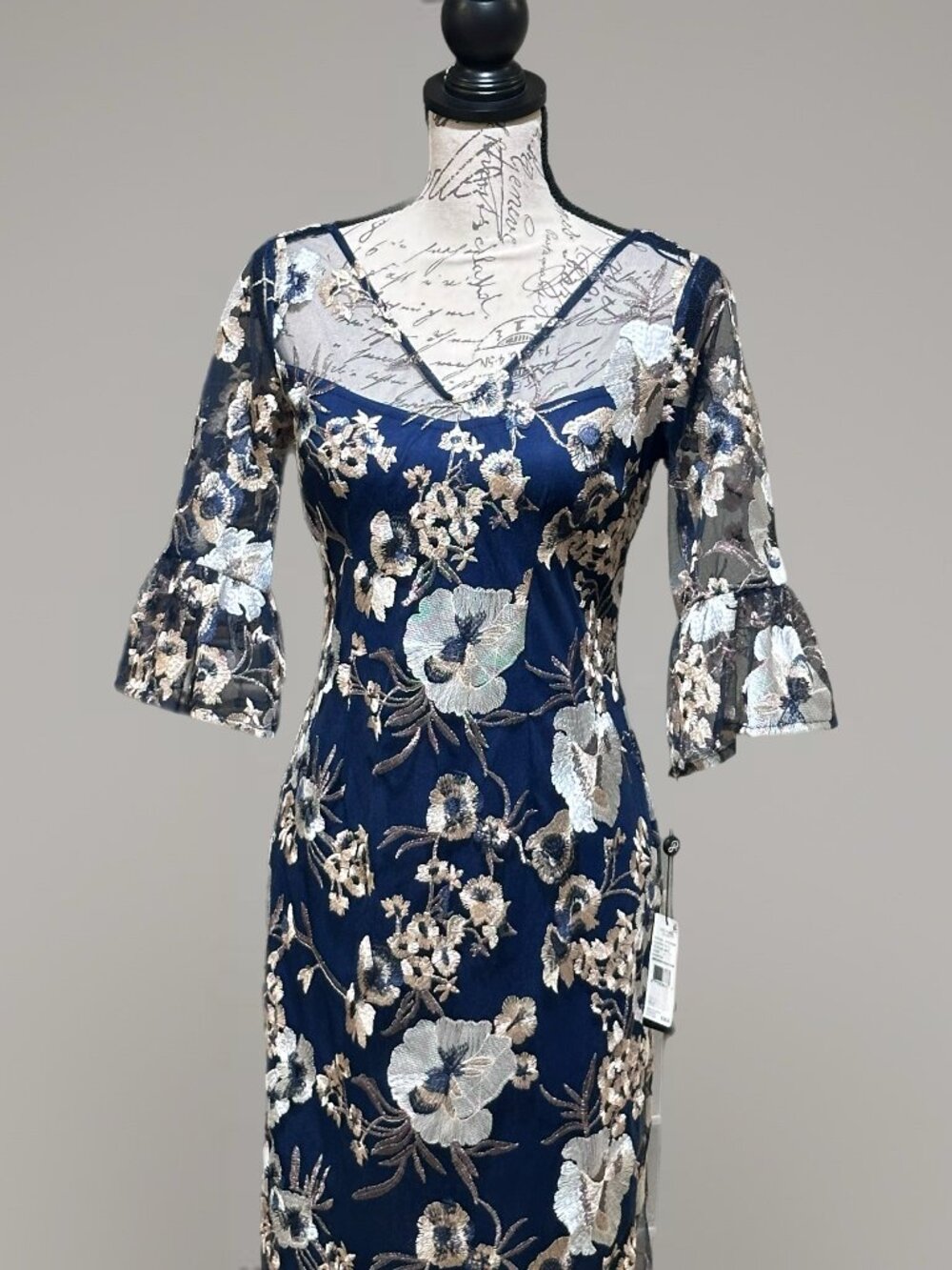 Adrianna Papell Navy Embroidered Bell Sleeve Sheath Gown NWT Sz. 4